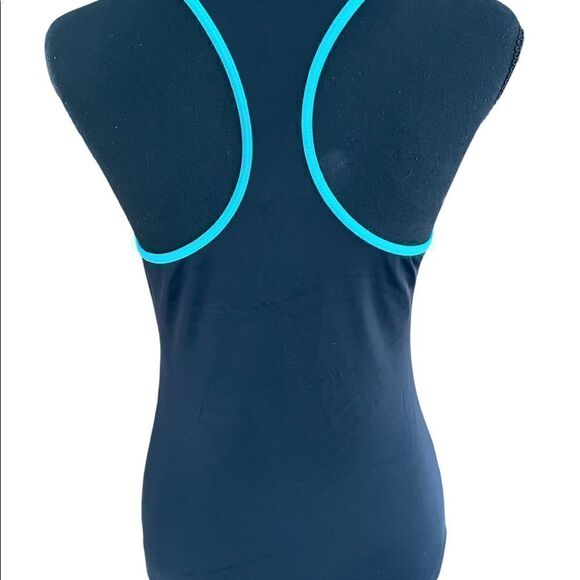 Victoria’s Secret Active Racerback tank with soft cups inside, size M - Picture 3 of 5
